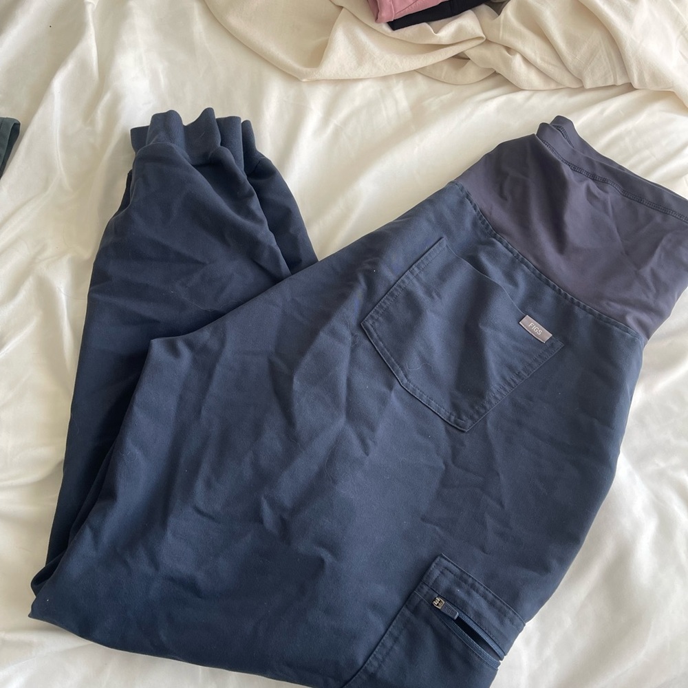 FIGS SCRUB BOTTOMS MATERNITY SZ XL COLOR BLUE